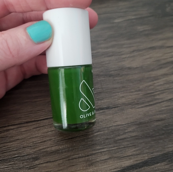 Olive & June Poppy + 2 polishes - Picture 8 of 11